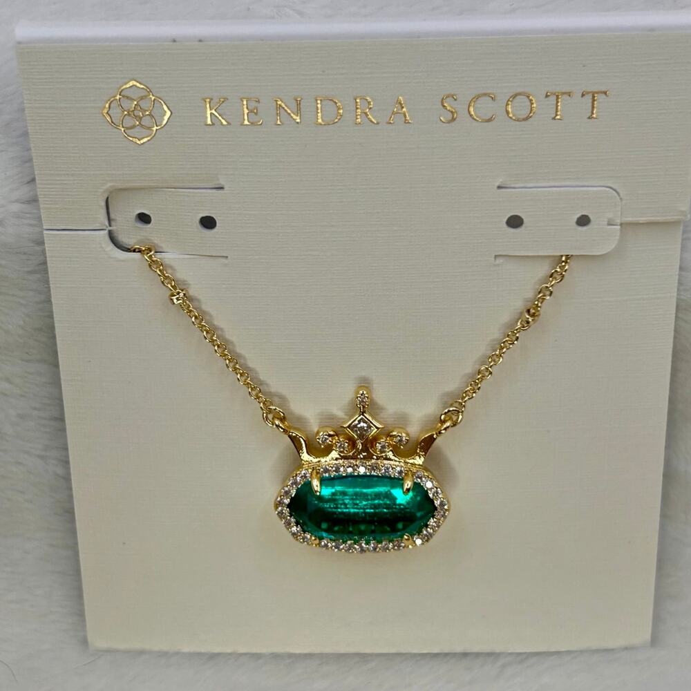 Kendra Scott Elisa Princess Gold Short Pendant Necklace - Picture 3 of 7